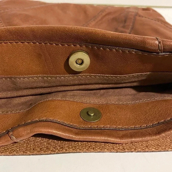 Fossil brown distressed leather hobo handbag - Picture 7 of 8